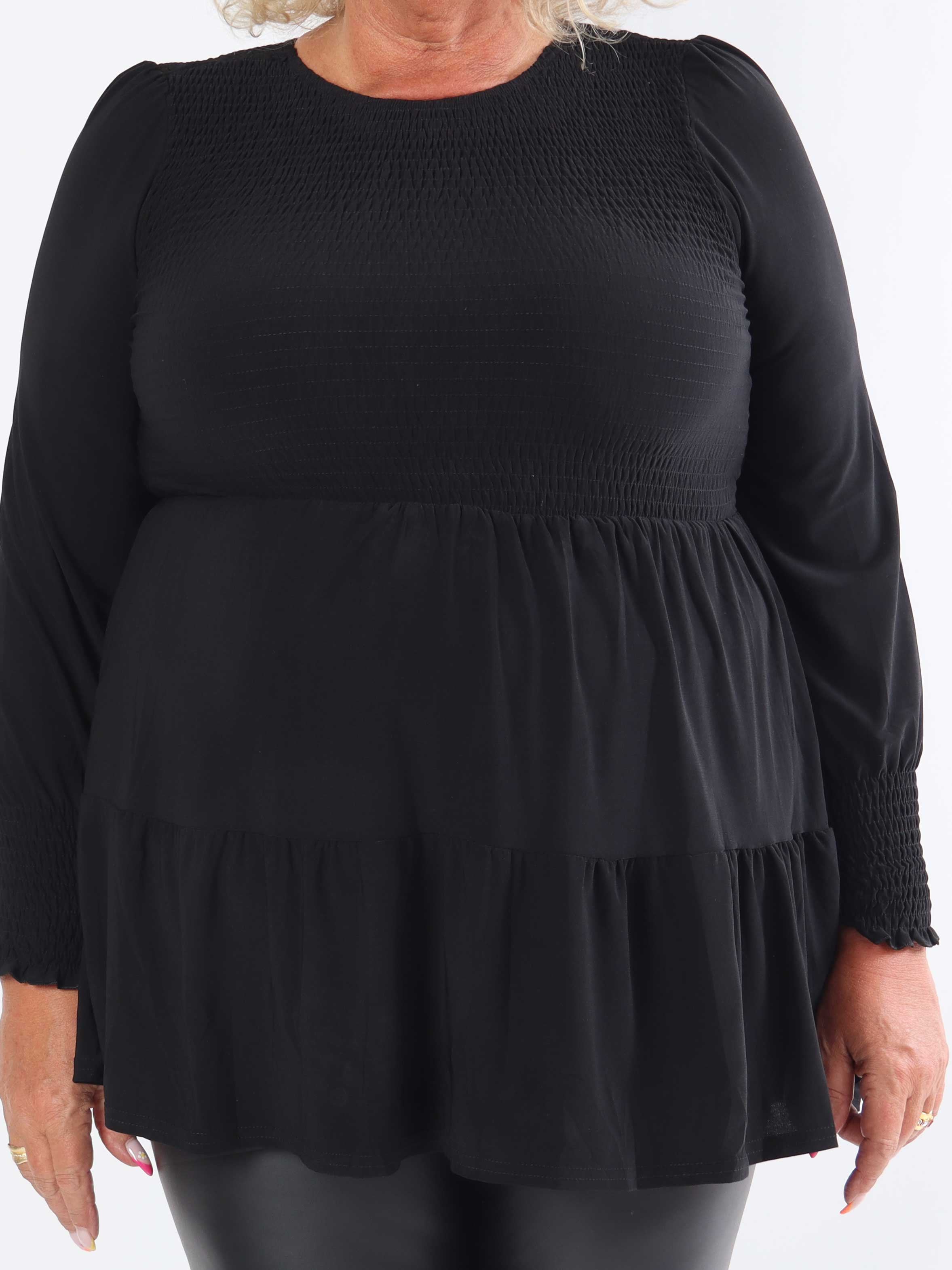 Kelly Shirt - Elastisk plus size bluse med smock henover brystet